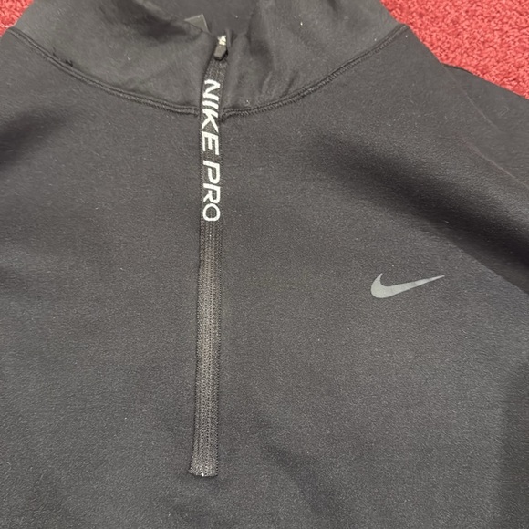 Peloton Nike with Peloton Nikepro  dri-fit long sleeve top host pick - Picture 9 of 13